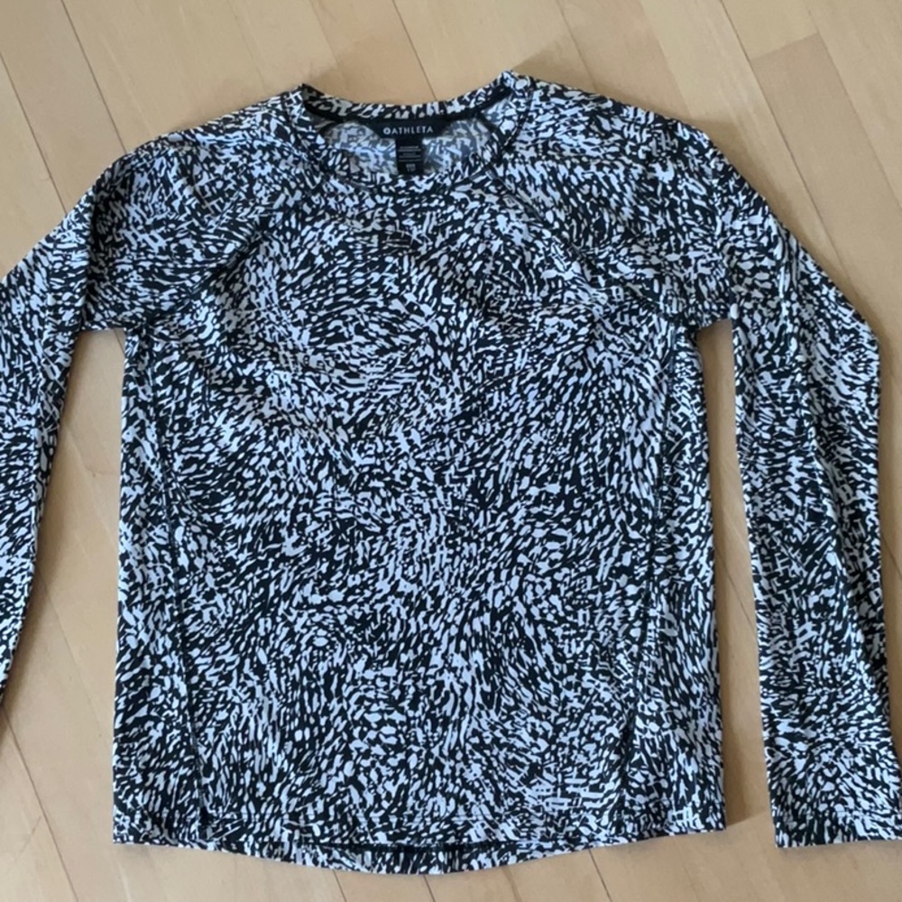Athleta long sleeve tshirt
